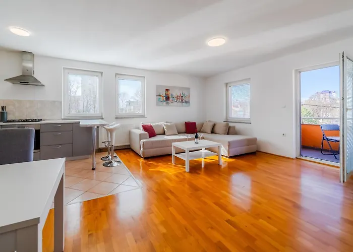 Cherry City Stay Apartment With Parking - Happy Rentals